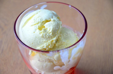 Мороженое из сливок и яичных желтков