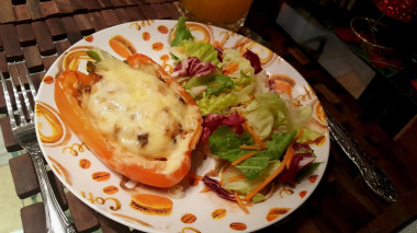 Фаршированные перцы с индейкой и овощами Фаршированные перцы с индейкой и овощами