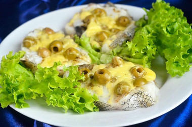 Макрурус запечённый под сырной корочкой Макрурус запечённый под сырной корочкой