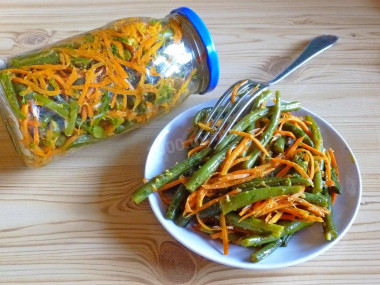 Салат стручковая фасоль по корейски с морковью и уксусом