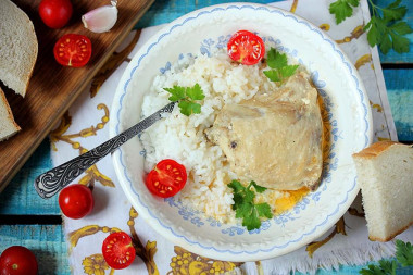 Куриные окорочка в сметанном соусе в мультиварке Куриные окорочка в сметанном соусе в мультиварке