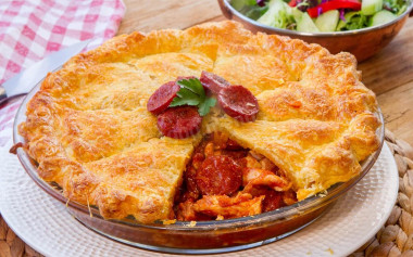 Мексиканский пирог с курицей и соусом сальса Мексиканский пирог с курицей и соусом сальса