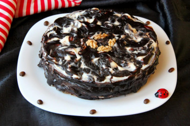 Черемуховый торт на кефире со сметанным кремом и черносливом
