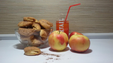 Печенье с яблоками и корицей на сметане