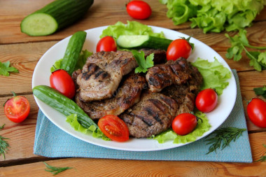 Мясо на сковороде гриль свинина Мясо на сковороде гриль свинина