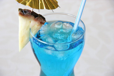 Голубая лагуна коктейль