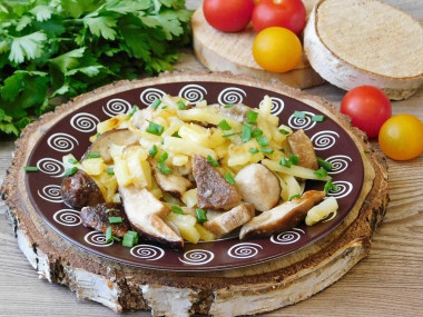 Картошка с белыми грибами жареная на сковороде