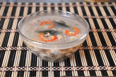 Заливное куриное с луком Заливное куриное с луком