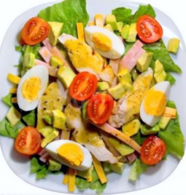 Салат из авокадо с копченой курочкой Салат из авокадо с копченой курочкой