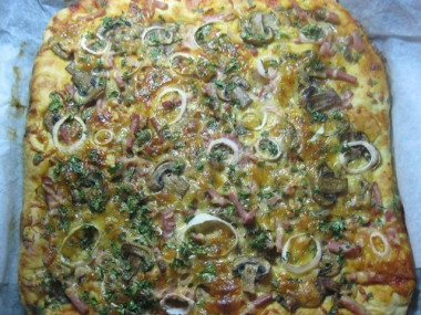 Домашняя пицца с грибами