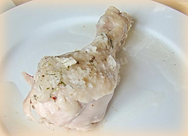 Отварная курица с чесночным соусом