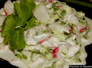 салат из редиса и огурца. салат из редиса и огурца.