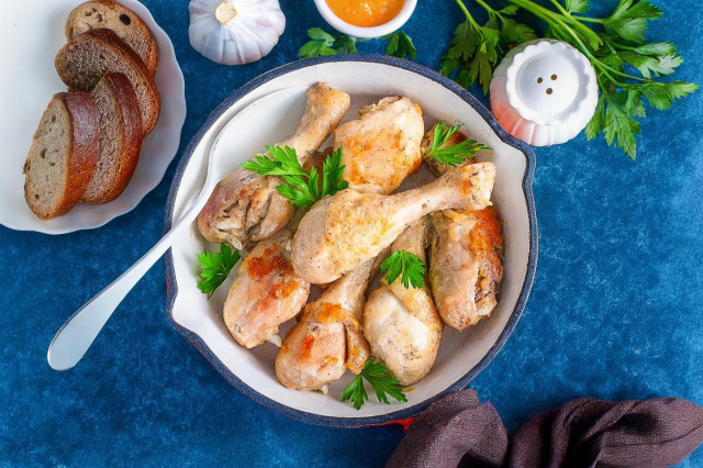 Куриные голени на сковороде Куриные голени на сковороде