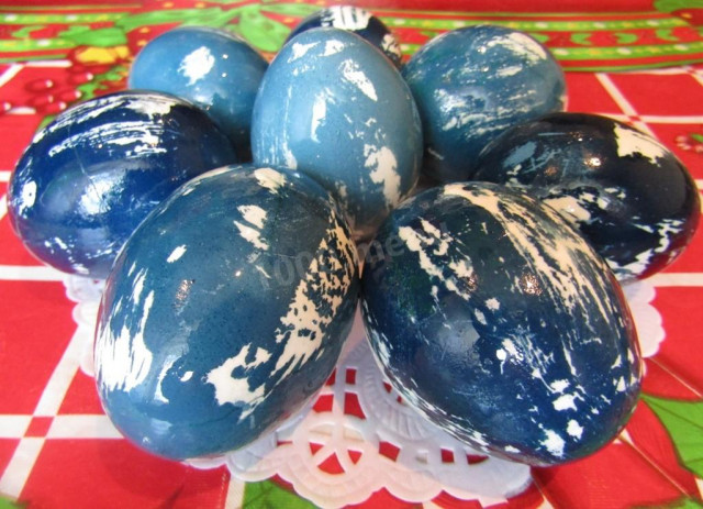Как покрасить яйца на Пасху красной капустой