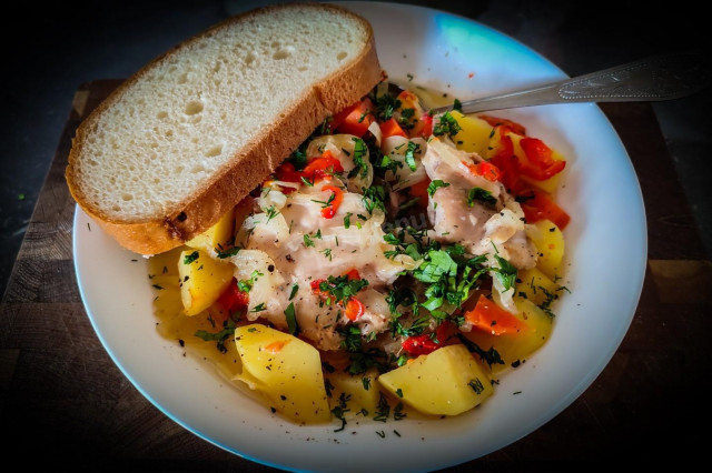 Бедро цыплёнка в горшочке Бедро цыплёнка в горшочке