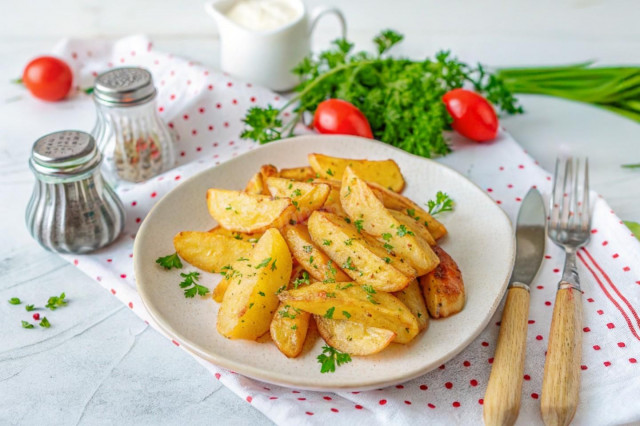 Жареная картошка с чесноком на сковороде по деревенски Жареная картошка с чесноком на сковороде по деревенски