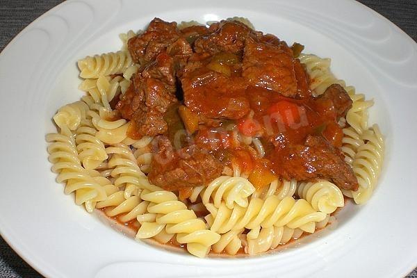 Гуляш в скороварке Гуляш в скороварке