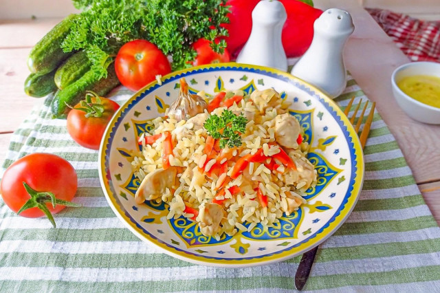 Плов в микроволновке с курицей Плов в микроволновке с курицей