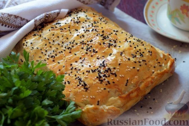 Картофельно-мясной пирог из слоеного теста Картофельно-мясной пирог из слоеного теста