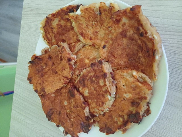 Оладьи с домашнего творога и яблок Оладьи с домашнего творога и яблок