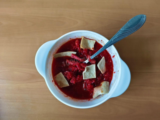 свекольник со свининой и сухариками свекольник со свининой и сухариками