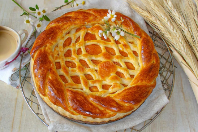 Пирог дрожжевой с повидлом Пирог дрожжевой с повидлом