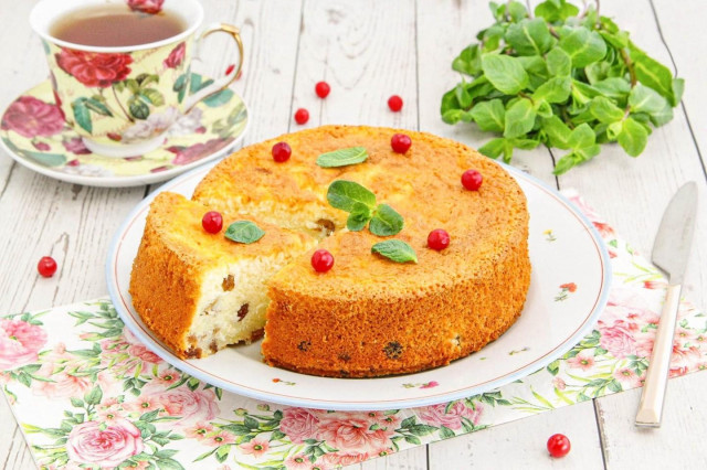 Манник с изюмом Манник с изюмом