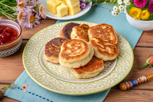 Оладьи на ряженке пышные быстро и вкусно Оладьи на ряженке пышные быстро и вкусно