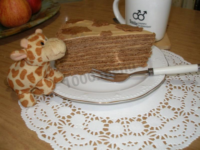 Медовый торт с кремом из сгущенки со сметаной