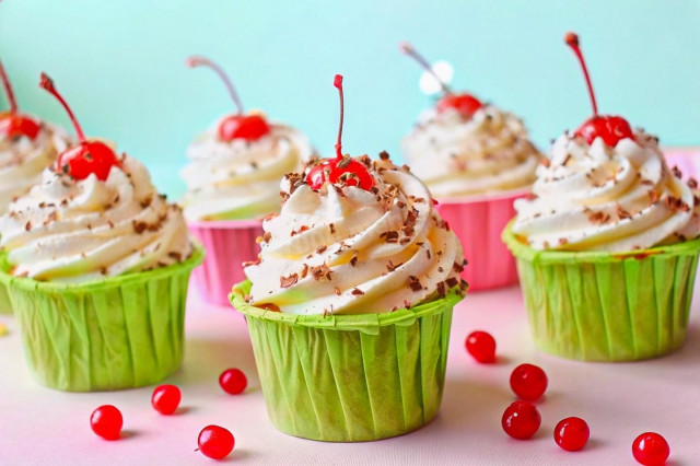 Капкейки с начинкой внутри в домашних условиях Капкейки с начинкой внутри в домашних условиях