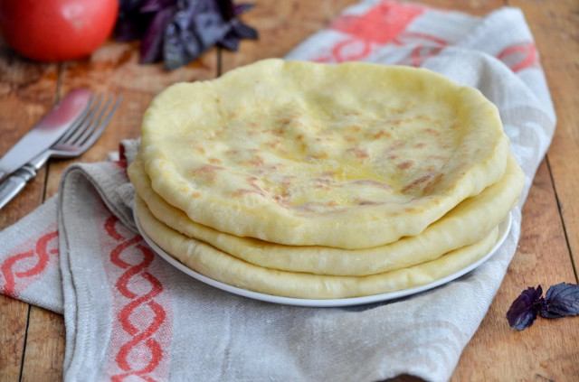 Хачапури с начинкой из рассольного сыра без зелени