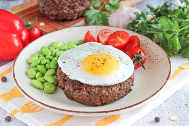 Бифштекс рубленный из говядины Бифштекс рубленный из говядины