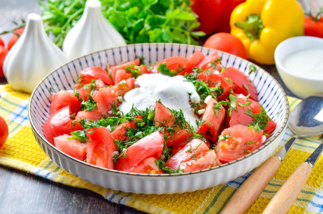 Салат помидоры со сметаной Салат помидоры со сметаной