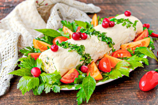 Рулет из плавленного сыра и крабовых палочек Рулет из плавленного сыра и крабовых палочек