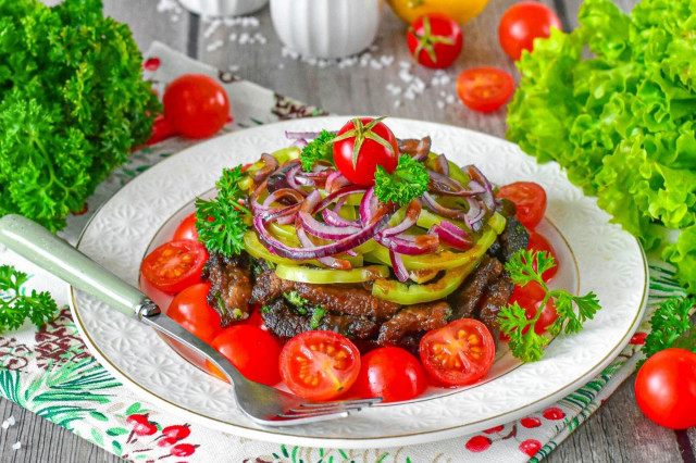 Салат с говядиной и помидорами Салат с говядиной и помидорами