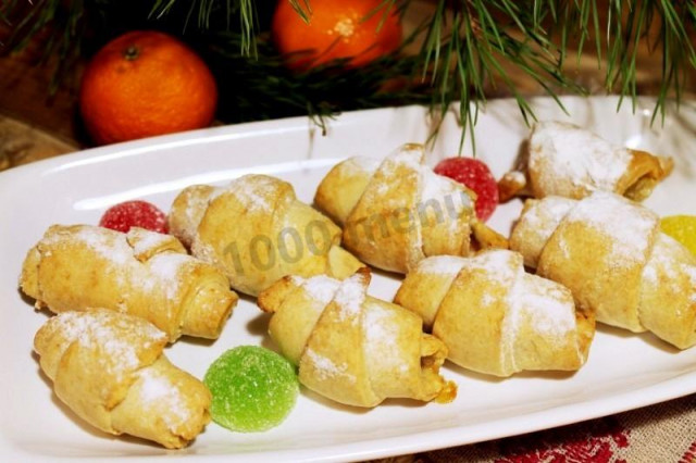 Песочные рогалики с мармеладом на сметане Песочные рогалики с мармеладом на сметане