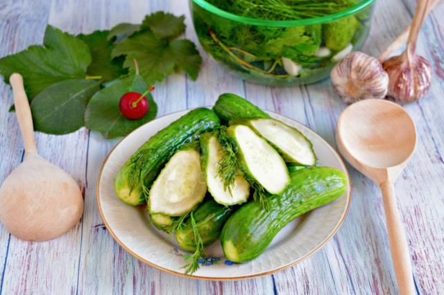 Малосольные хрустящие огурцы быстрого приготовления Малосольные хрустящие огурцы быстрого приготовления