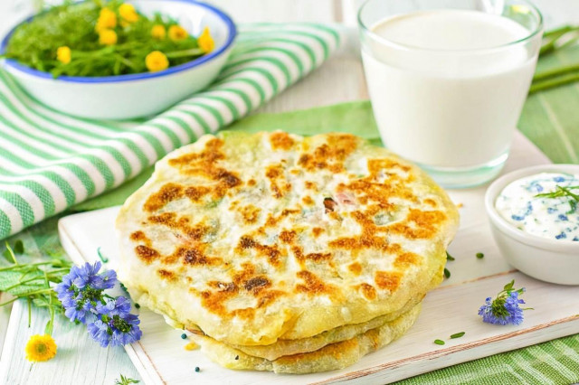 Лепешки с сыром на сковороде Лепешки с сыром на сковороде