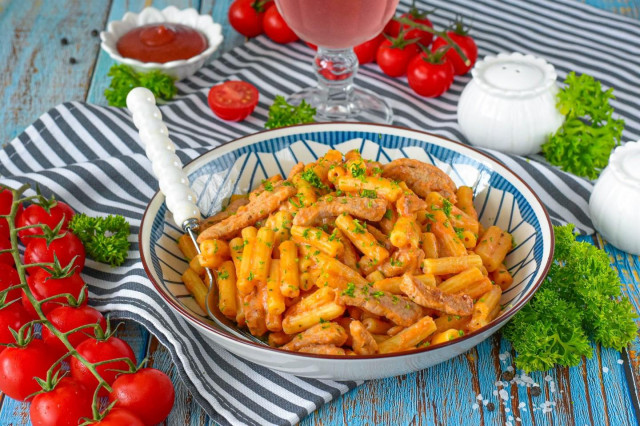 Макароны с гуляшом из свинины Макароны с гуляшом из свинины