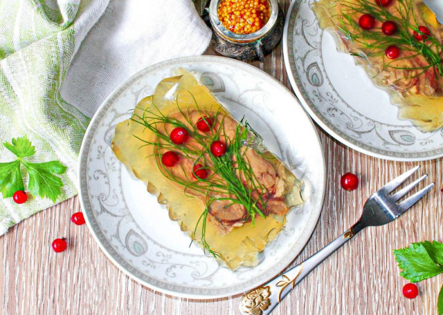 Заливное из языка говяжьего с желатином Заливное из языка говяжьего с желатином