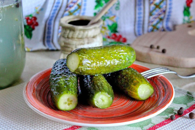 Малосольные огурцы классические Малосольные огурцы классические