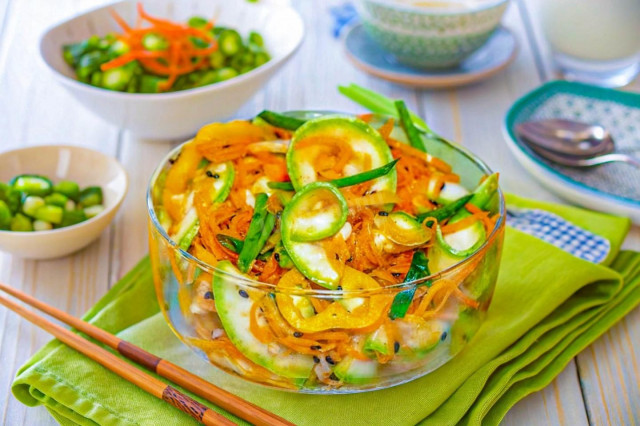 Корейский салат из кабачков и моркови Корейский салат из кабачков и моркови