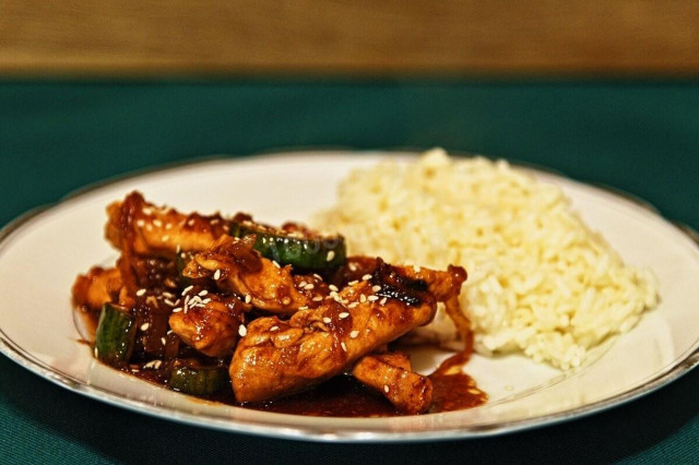 Курица с огурцом в соусе Хойсин Курица с огурцом в соусе Хойсин