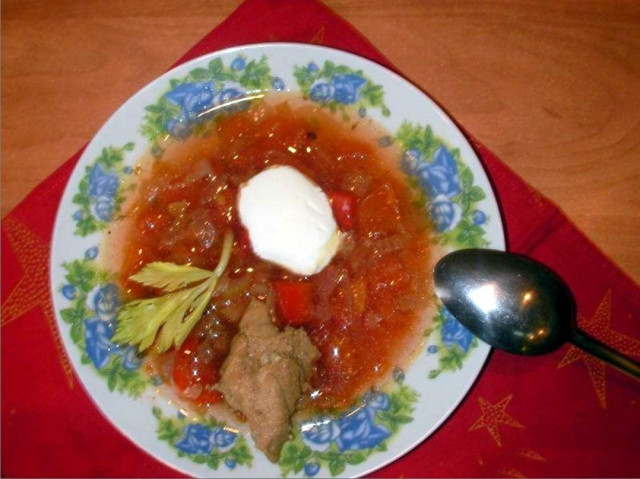 Борщ со свеклой, болгарским перцем, капустой и сельдереем
