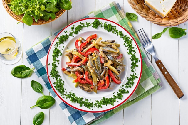 Пражский салат классический с болгарским перцем и говядиной Пражский салат классический с болгарским перцем и говядиной