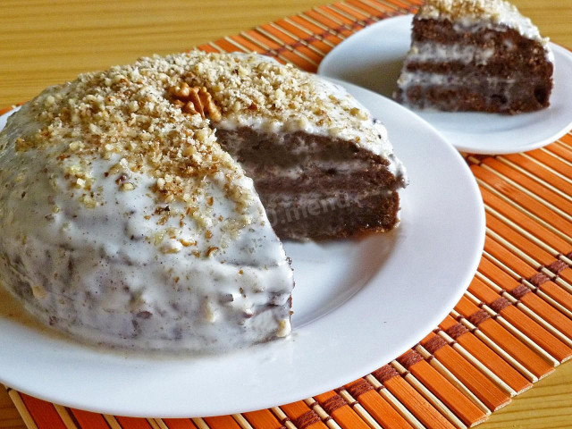 Шоколадно сметанный торт бисквит с грецкими орехами