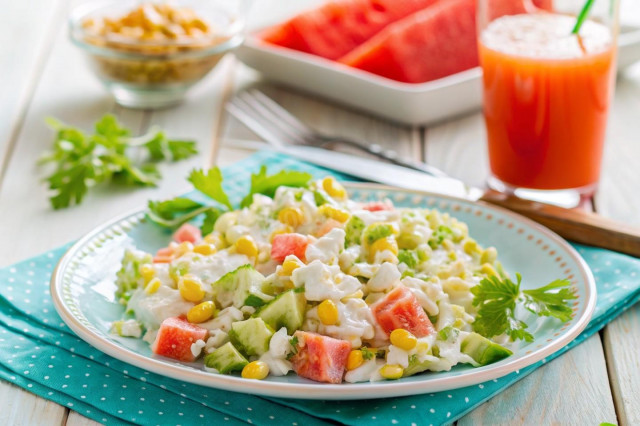 Салат пекинская капуста крабовые палочки огурец кукуруза Салат пекинская капуста крабовые палочки огурец кукуруза