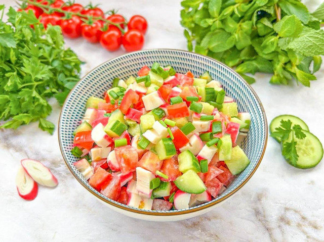 Салат крабовые палочки помидор огурец Салат крабовые палочки помидор огурец