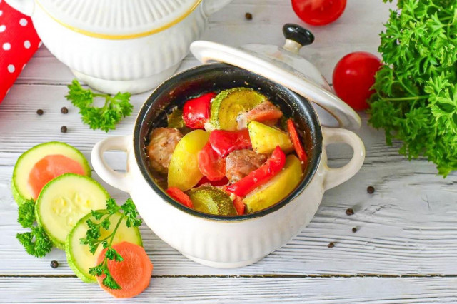 Мясо в горшочке с картошкой в аэрогриле Мясо в горшочке с картошкой в аэрогриле