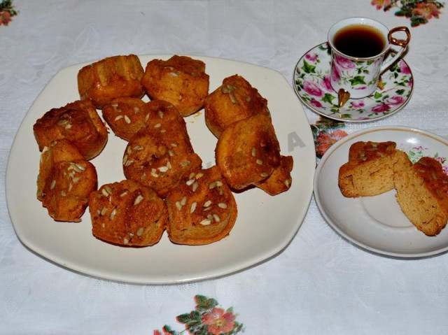 Медовые кексы на кефире с семечками Медовые кексы на кефире с семечками